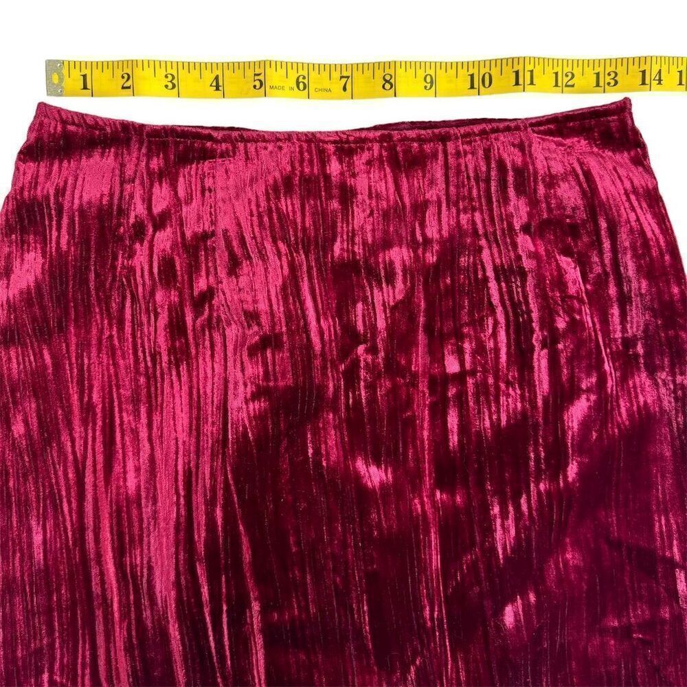 Vintage Guess Women's Crushed Velvet Mini Skirt Burgundy Size 29 - Picture 4 of 8